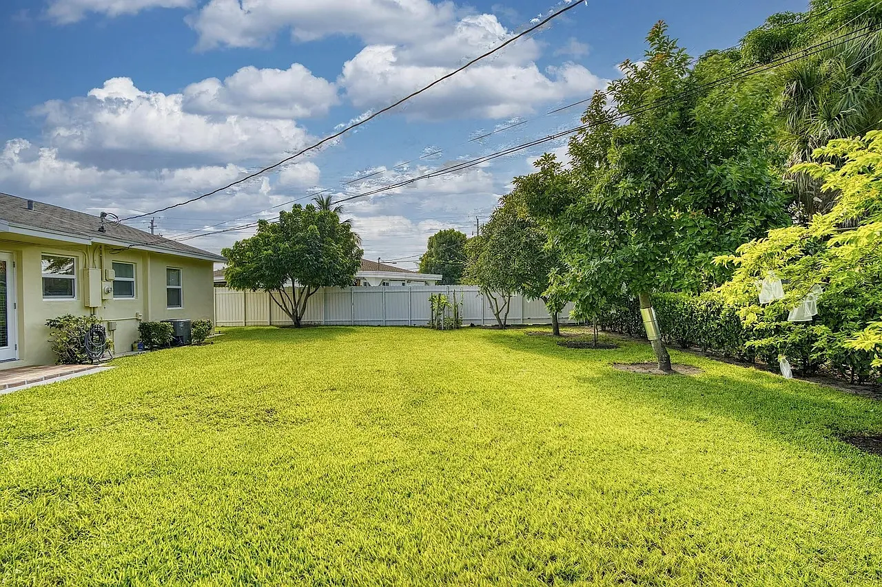 3 bed, 988 sqft, $2,750 — Photo 4
