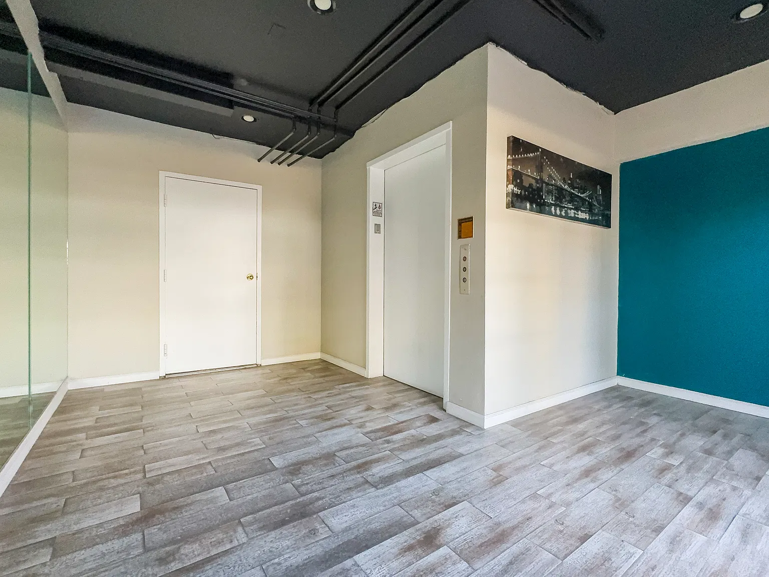 2 bed, 1900 sqft, $5,950 — Photo 2