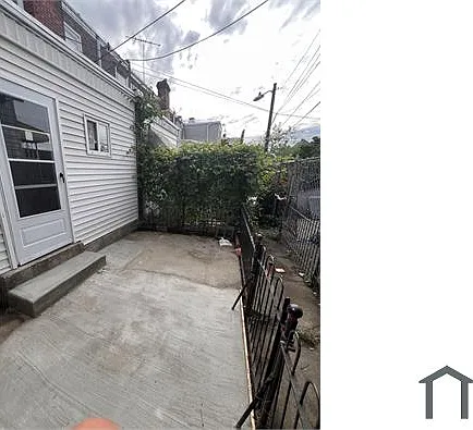 162 W Clarkson Ave — Photo 13