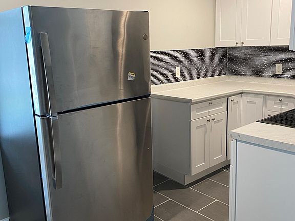 2nd image of 1723 W Tioga St APT D