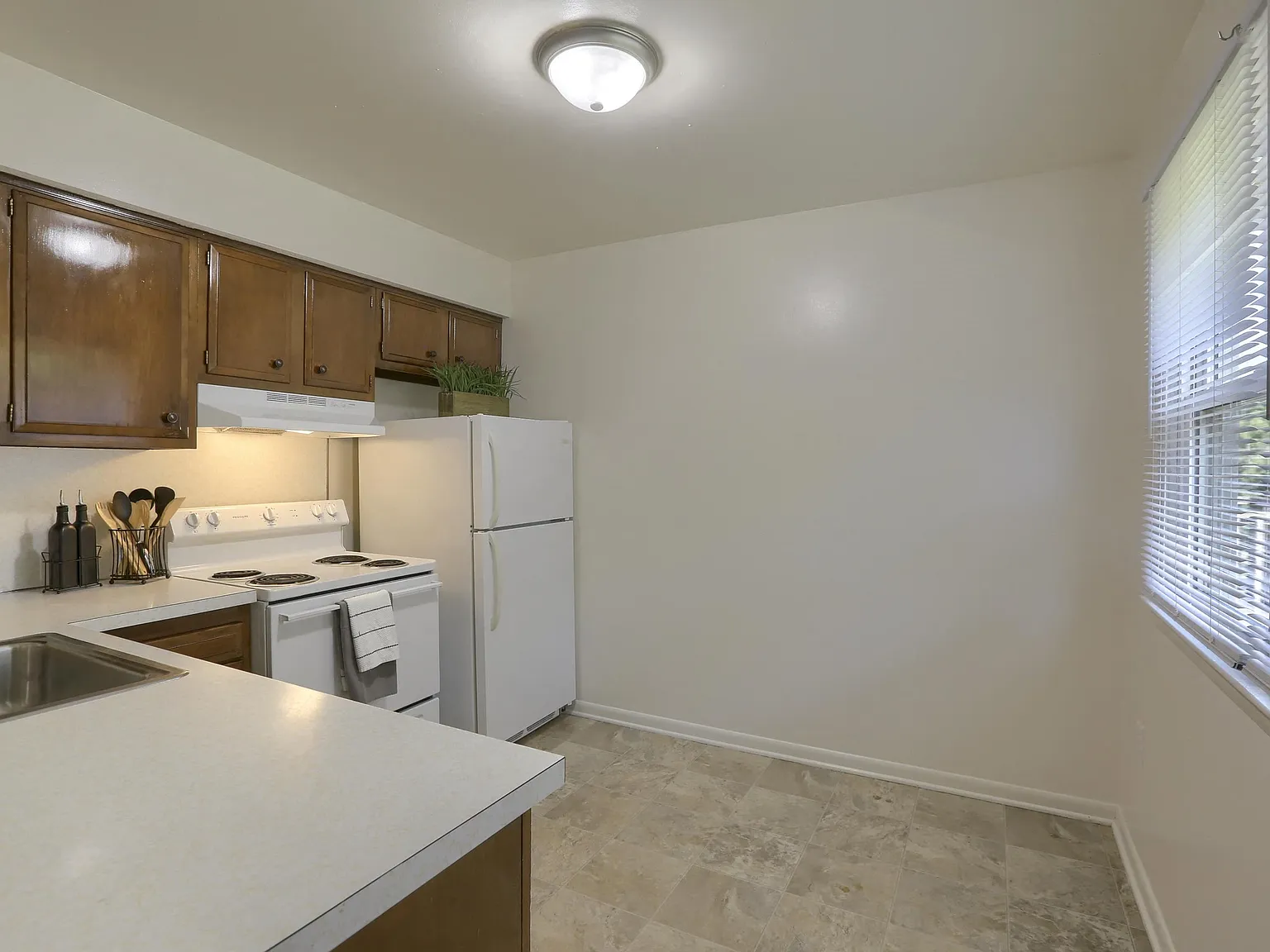 York Bonneview Apartments — Photo 3
