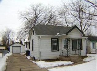 2624 W Ridgeland Ave, Waukegan, IL