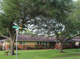 301 Garden Dr, Friendswood, TX 77546