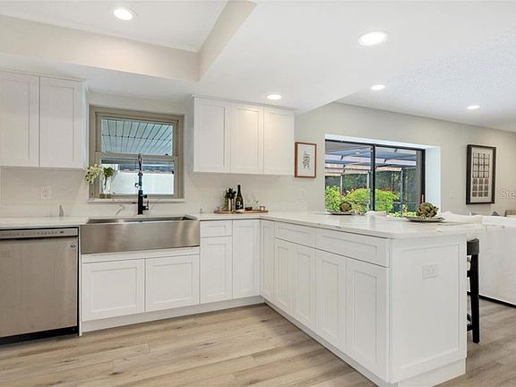 3rd image of 14015 Wolcott Dr