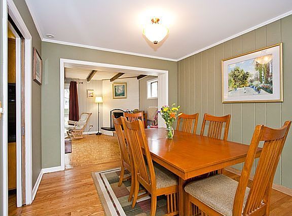 3rd image of 400 N Carlyle Pl