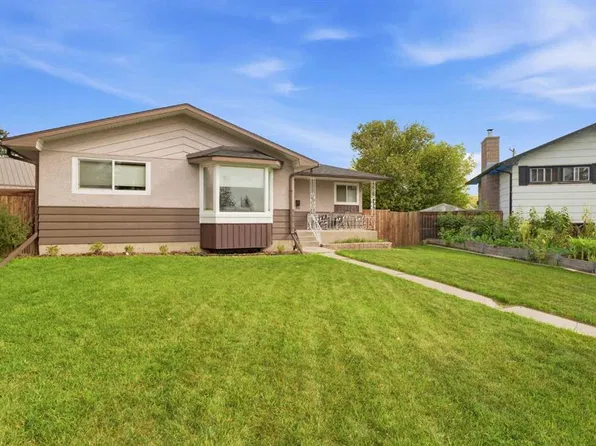 6352 S Travois Cres NW, Calgary, AB T2K 3S7