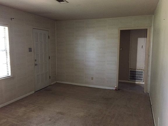 3rd image of 3915 8th Ave