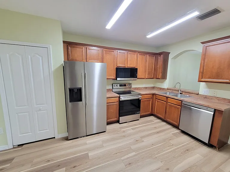 16414 Swan View Cir — Photo 6