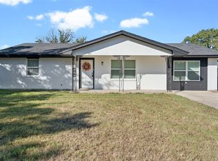 421 Pearson Ln, Azle, TX 76020