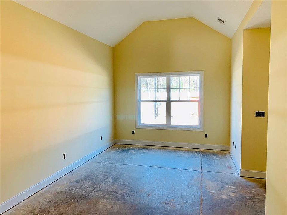 2nd image of 33 Calloway Ln