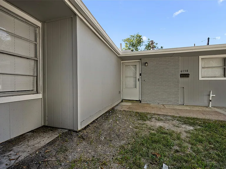 6138 Kenilwood Dr — Photo 16