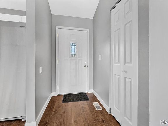 3rd image of 1108 Mendoza Dr
