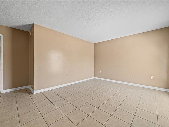 4th image of 734 Archie Dr