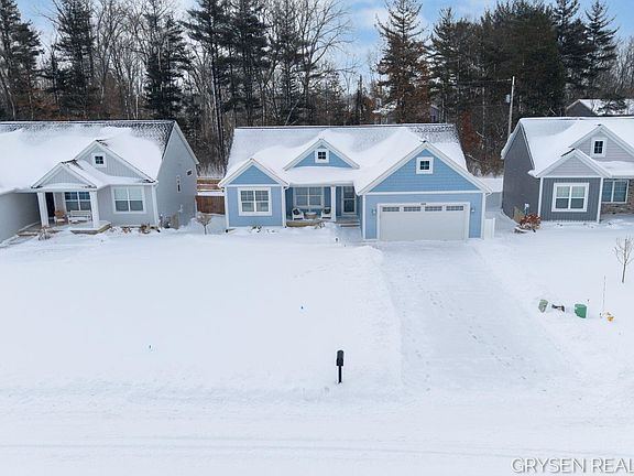 4th image of 3924 Elderberry Dr