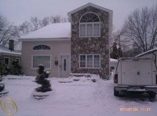 4952 Dudley St, Dearborn Heights, MI 48125