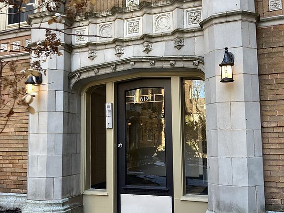 3rd image of 619 W Washington Blvd Unit 2W