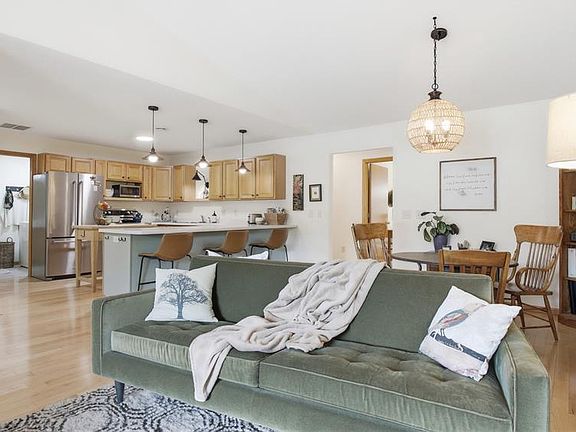 5th image of 1175 Evergreen Lane