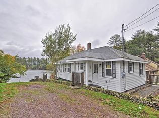 9 Brockton Ave, Carver, MA 02330