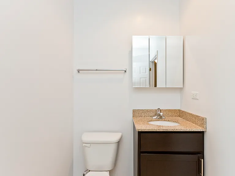 5019 N Wolcott Ave #107 — Photo 17