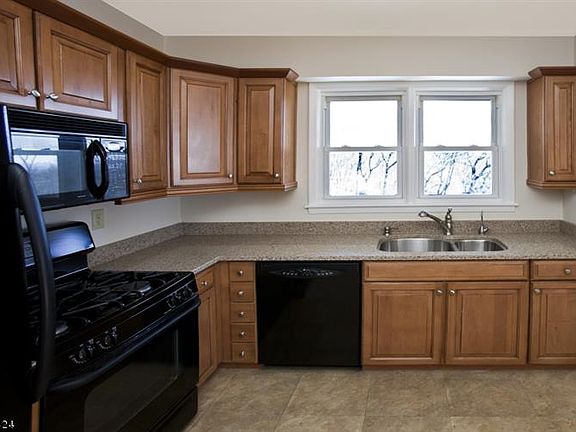 5th image of 415 Claremont Ave #C004b-42