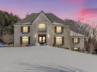 6 Windy Hill Lane, Atlantic Highlands, NJ 07716