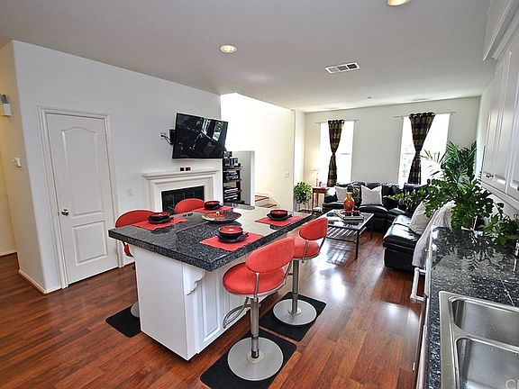 5th image of 283 Tustin Field Dr