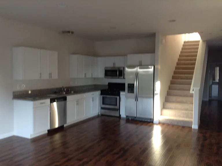 866 Lawrence Dr — Photo 2