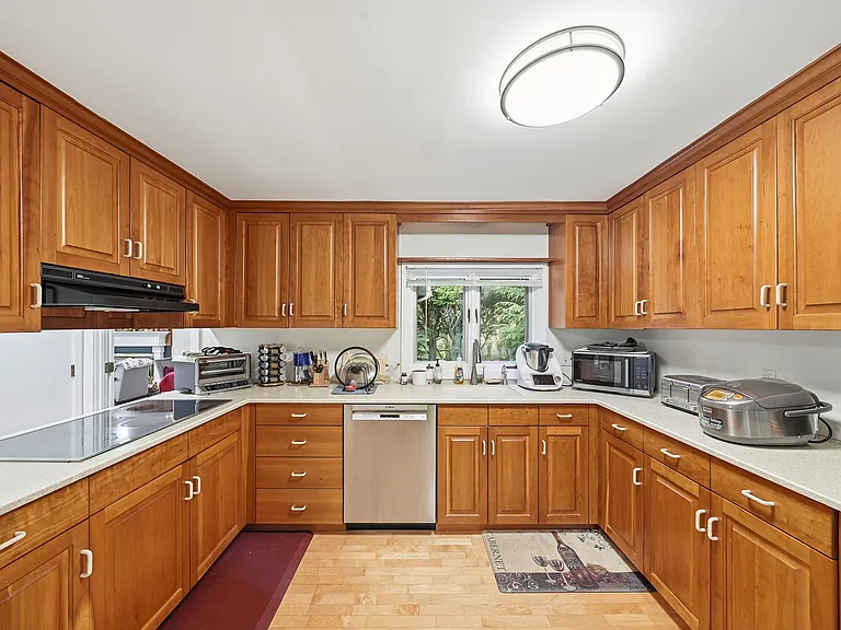6 Saddle Club Rd — Photo 10