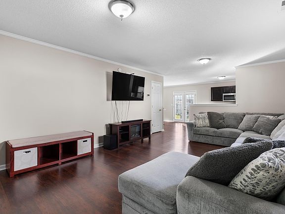 5th image of 513 Silver Spoon Ln