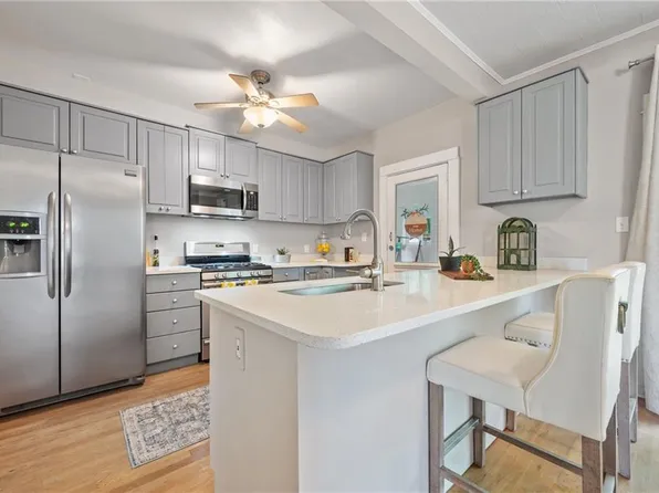 72 Algonquin Rd, Hampton, VA 23661