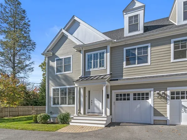 5 Curve St #5, Wellesley, MA 02482
