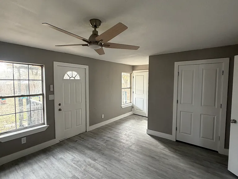 2908 W Parnell St — Photo 2
