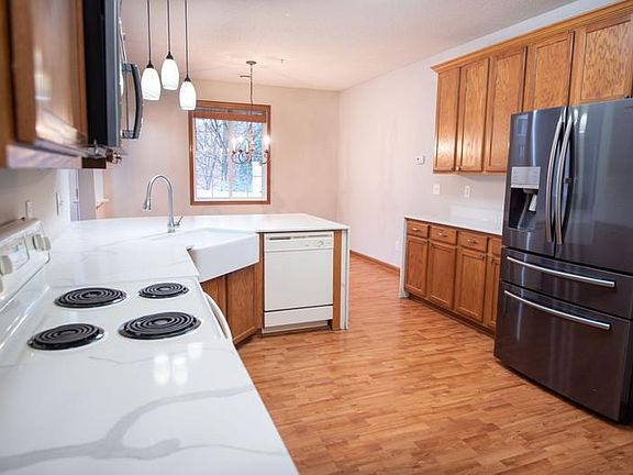 3rd image of 4711 Blaine Ave Unit 705