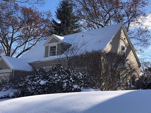 2nd image of 582 E Tuscarawas Ave