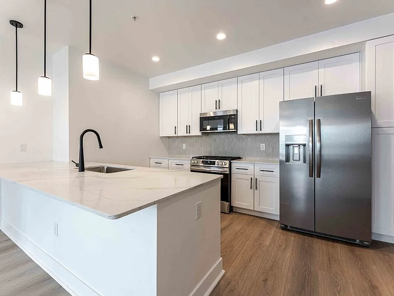 Ariva, San Diego, CA, Deluxe Renovations