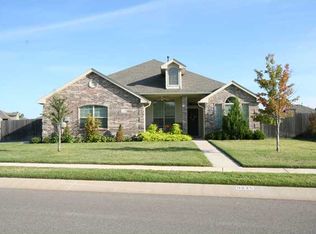 9925 SW 25th St, Yukon, OK 73099