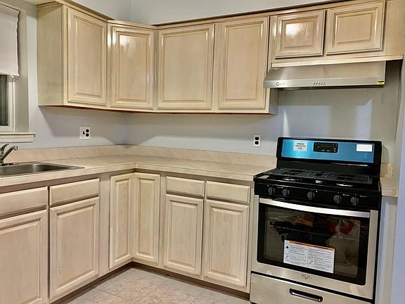 5th image of 136 Bay 7th St APT 3
