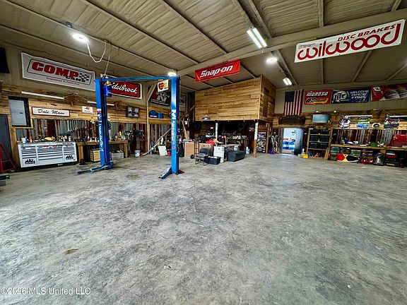 3rd image of 340 Black Jack Rd