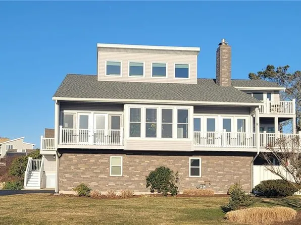 74 White Swan Dr, Narragansett, RI 02882