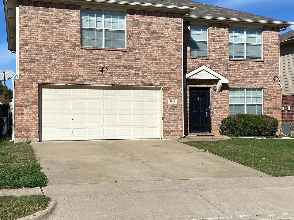 1st image of 4849 Trail Hollow Dr