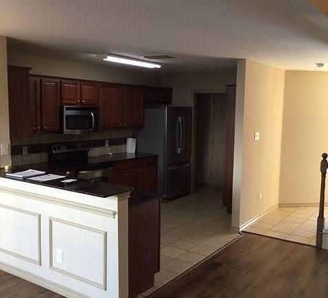 4th image of 3812 Vista Mar Dr