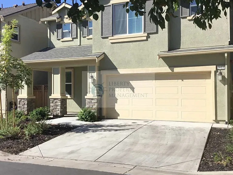 4613 Timber Ct — Photo 1