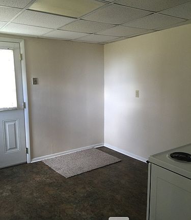 4th image of 265 E Main St #1/2