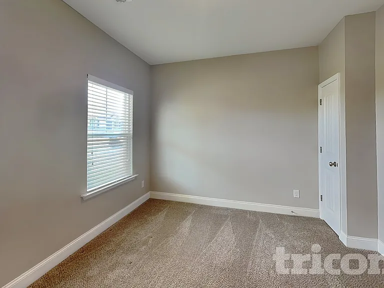 115 Orchard Ln — Photo 5