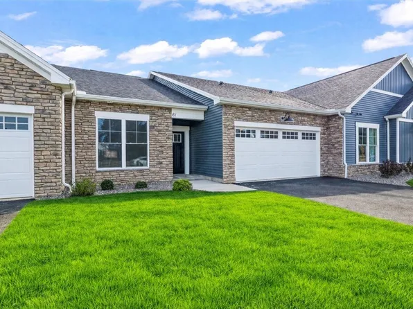 105 Cedarway Cir #411, Webster, NY 14580