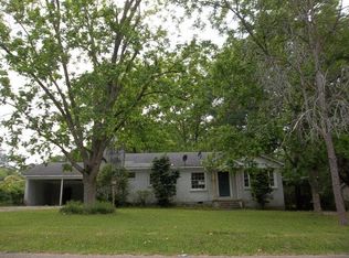 2922 N 7th Ave, Laurel, MS 39440