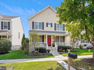 42599 Pelican Dr, Chantilly, VA 20152