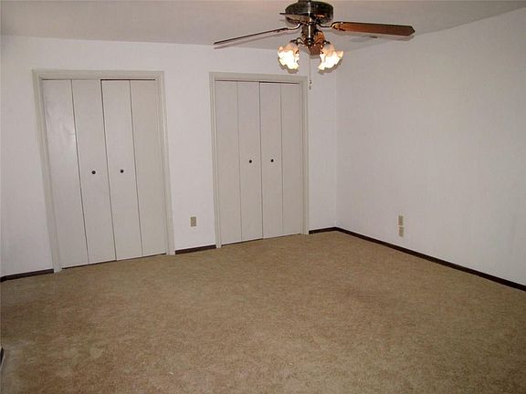 3rd image of 1122 La Fiesta Dr