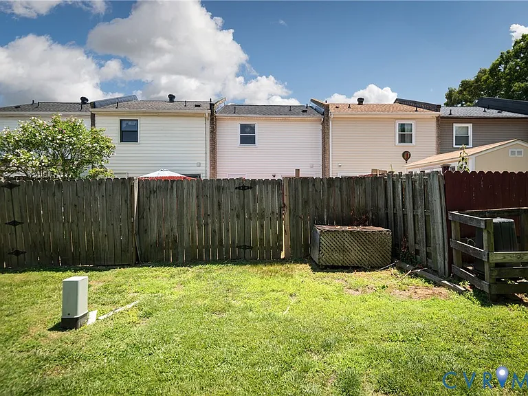 4704 Leadenhall Dr — Photo 42
