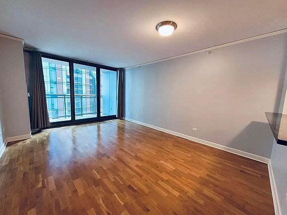 4th image of 450 E Waterside Dr #1704